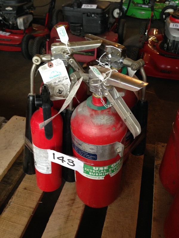 Lot of 4 fire extinguishers