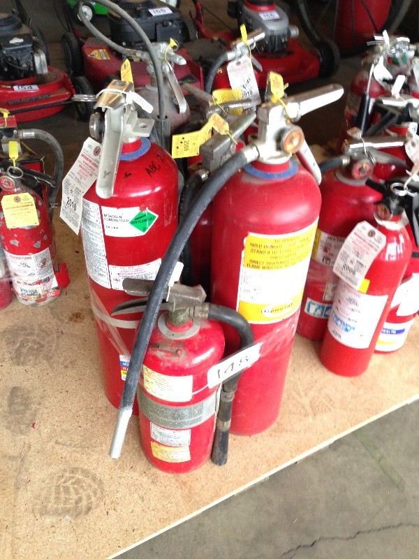 Lot of 4 fire extinguishers