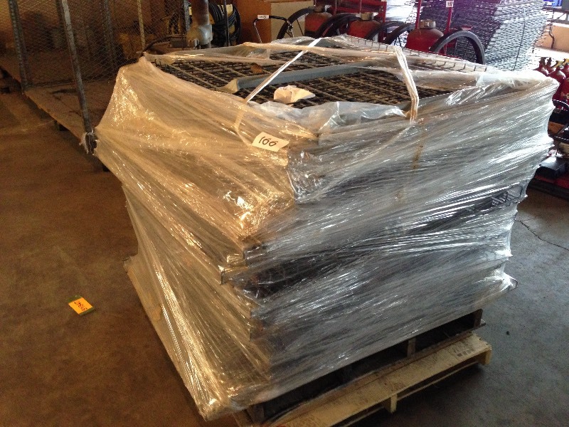Lot of pallet racking grates