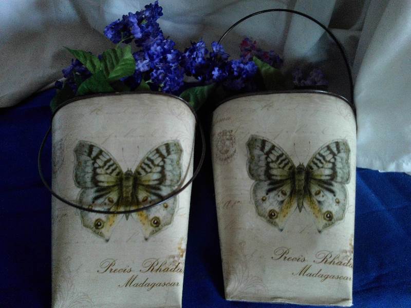 2 vintage flower cans