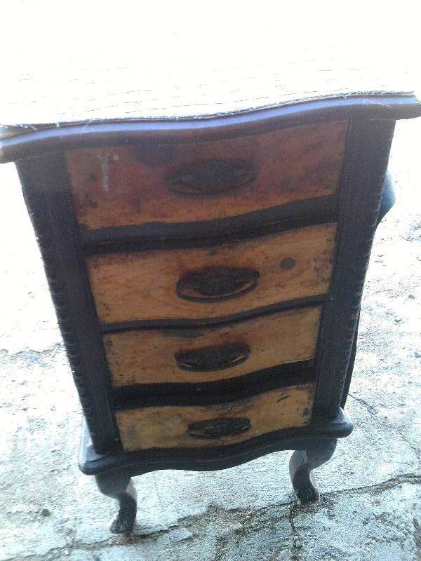 Antique 4 drawer stand
