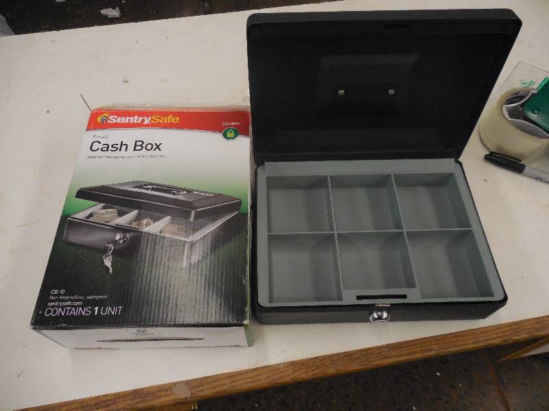 lot 11 image: SENTRY SAFE CASH BOX