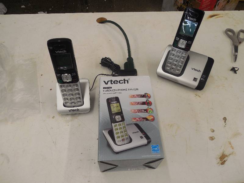 lot 17 image: V TECH CORDLESS HOME PHONES