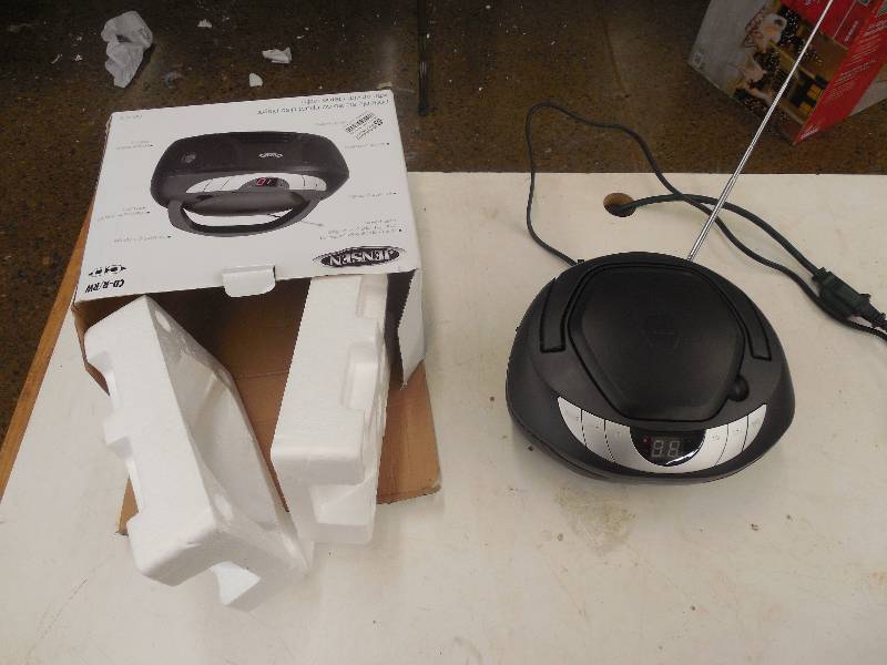 lot 27 image: PORTABLE STEREO COMPACT DISC PLAYER