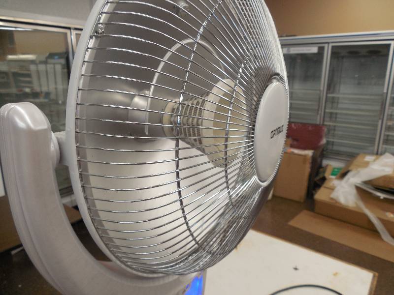 lot 37 image: OPTIMUS 14 INCH OSCILLATING HEATER