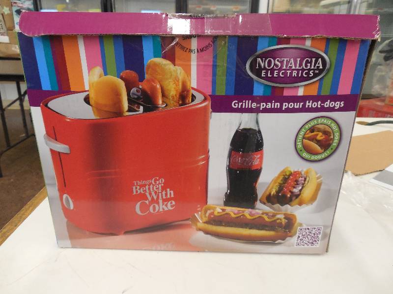 lot 40 image: Nostalgia Electrics HDT600RETRORED Retro Series Pop-Up Hot Dog Toaster