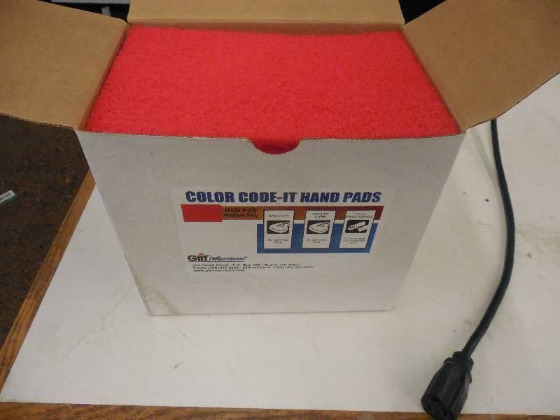 lot 44 image: (20) 9X6 SCRUB BRUSH PADS