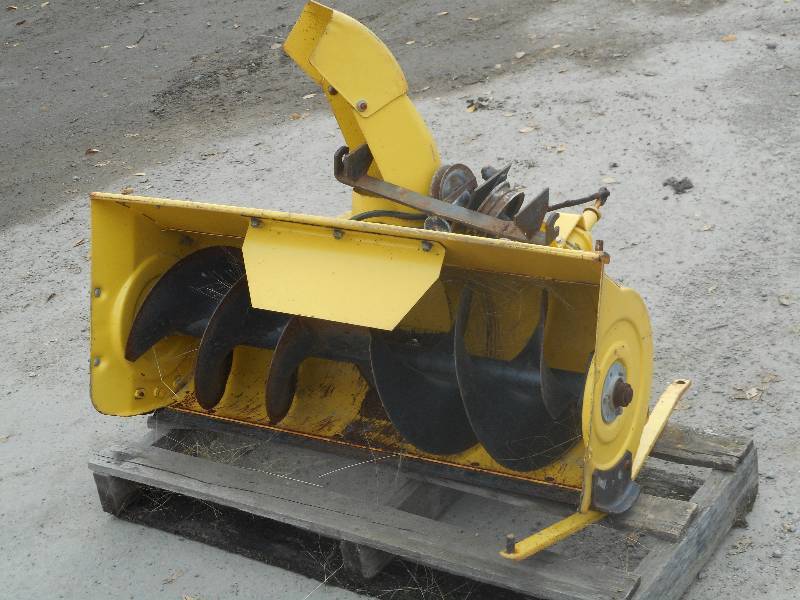 John Deere 36 Lawn Tractor Snowblo...