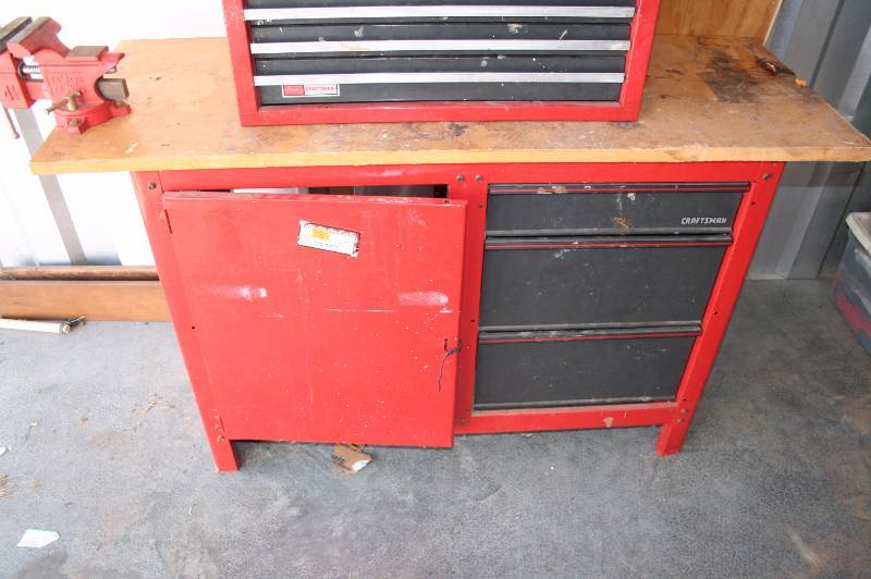 Craftsman work bench with vice
