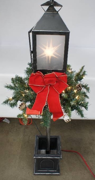 Pre-Lit Main Street Lantern