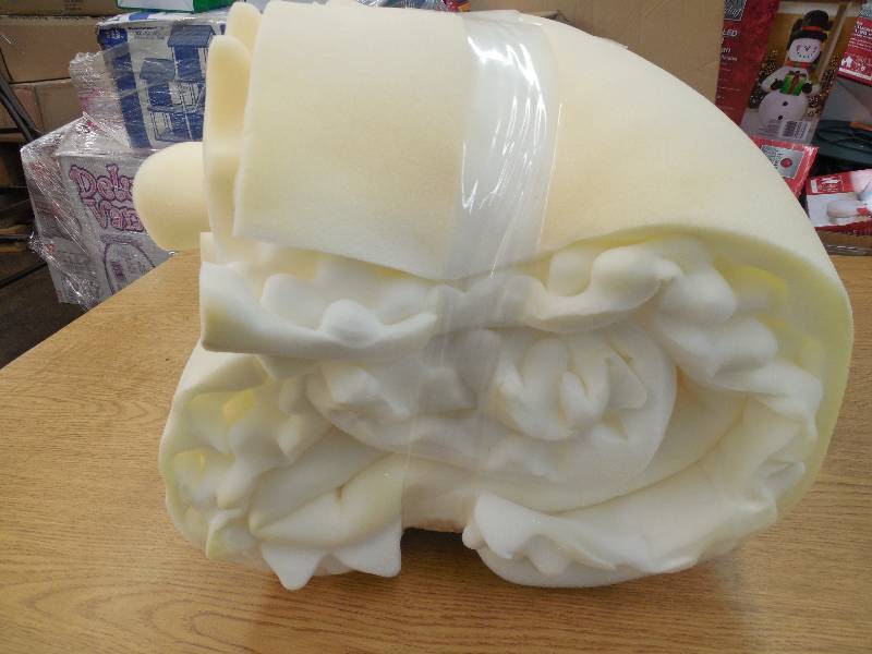 lot 1 image: 1 INCH MEMORY FOAM BED TOPPER