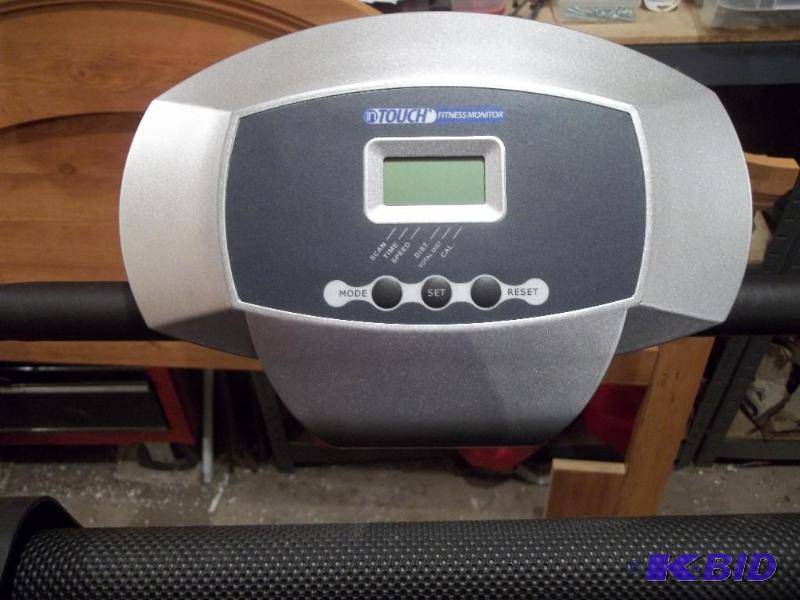 lot 8 image: Avari Magnetic Resistance Treadmill