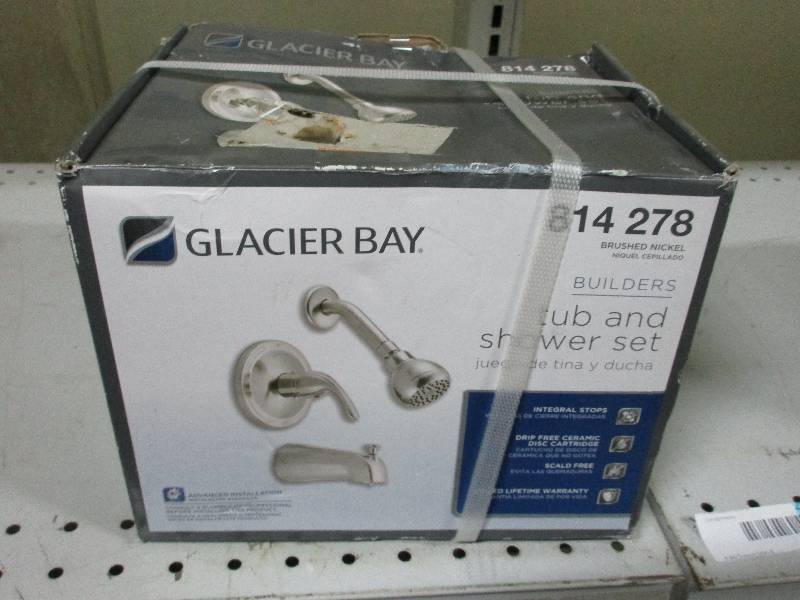 Tub and shower set