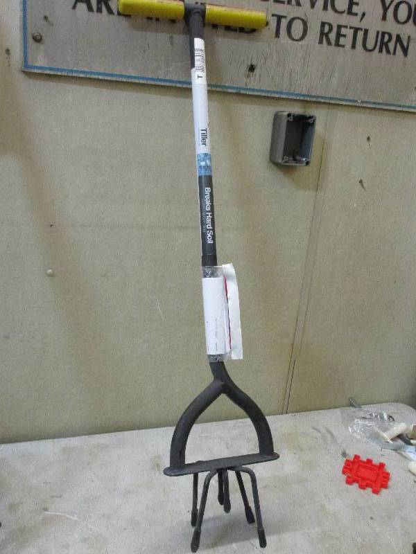 Hand tiller