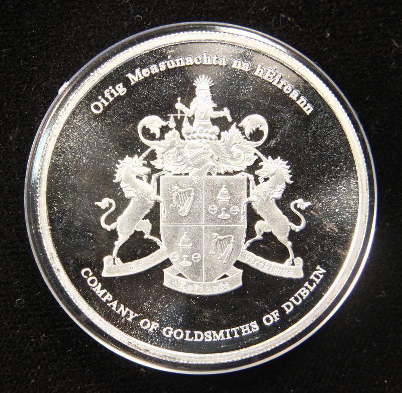 2015 - 1 TROY Oz. .9999 FINE SILVER ROUND IRELAND COMPANY OF GOLDSMITHS OF DUBLIN IN AIRTITE HOLDER