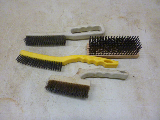 4 Wire Brushes