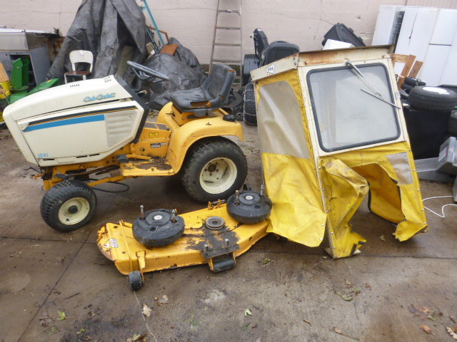 Cub Cadet Riding Lawn Mower 1641
