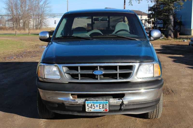 lot 1 image: 1997 Ford F150 XLT Extended Cab - 2 Owners -