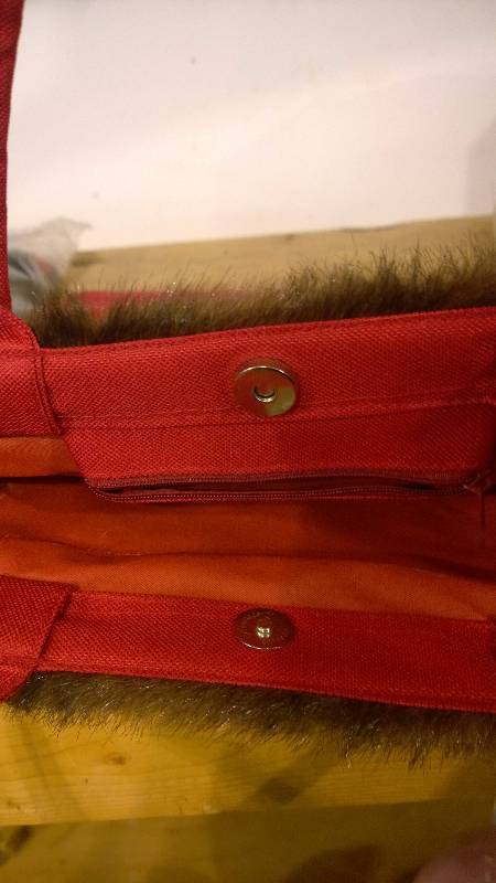 Red tote purse with faux fur