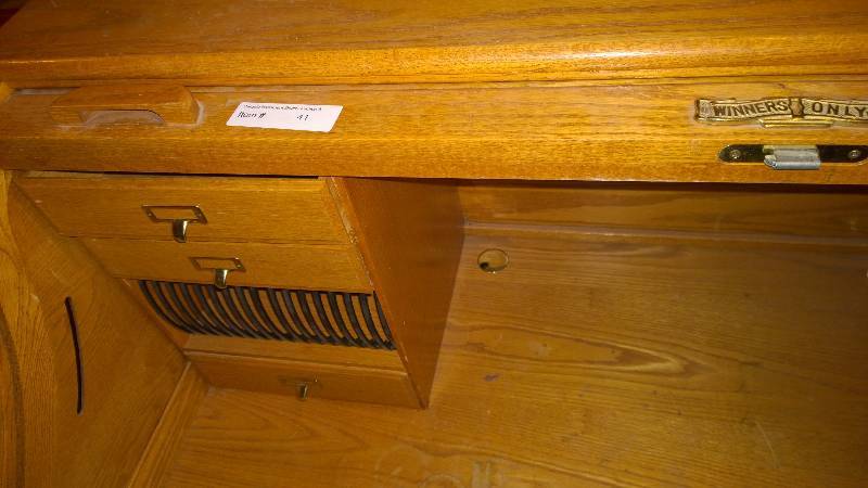 Oak Roll-top Desk with keyed locks