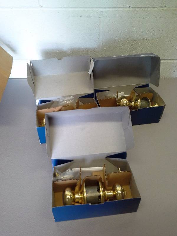 Door Knob Lot (3)