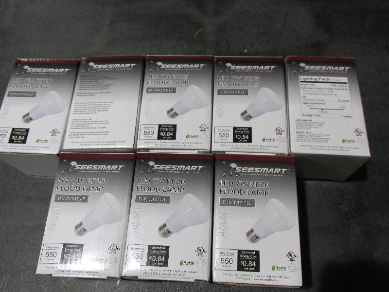 Lot of 8 LED lights - 7 watts...
