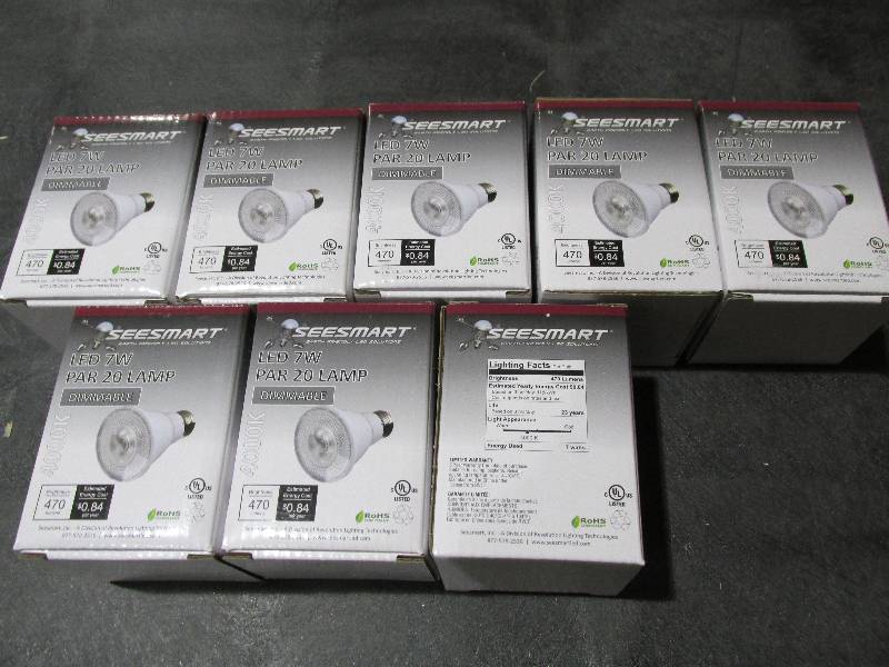 Lot of 8 LED lights 7 watt...