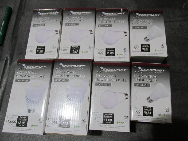Mixed lot of 8 LED lights...