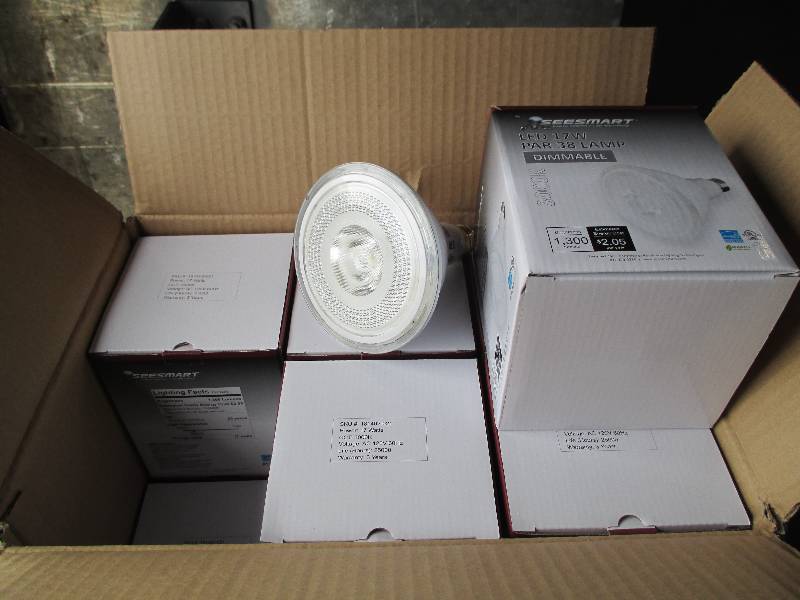 1 case of 12 LED lights, G4 HP 17W ...