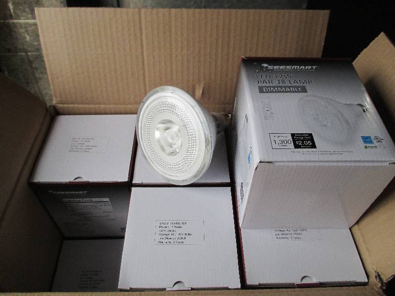 1 case of 12 LED lights, G4 HP 17W ...