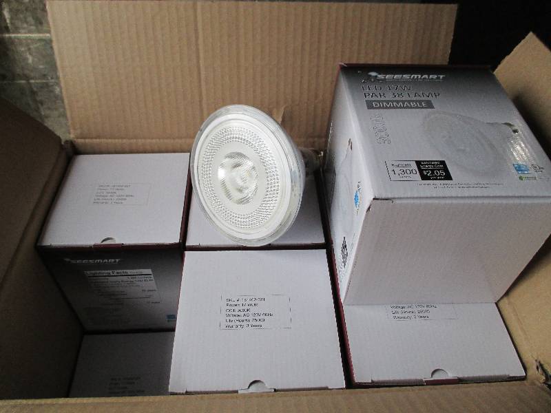 1 case of 12 LED lights, G4 HP 17W ...