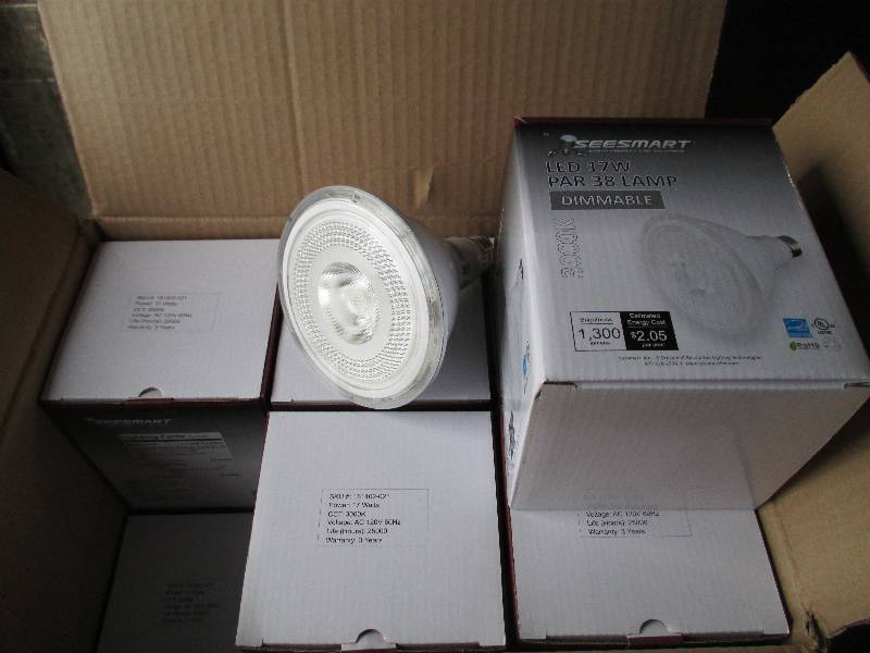 1 case of 12 LED lights, G4 HP 17W ...