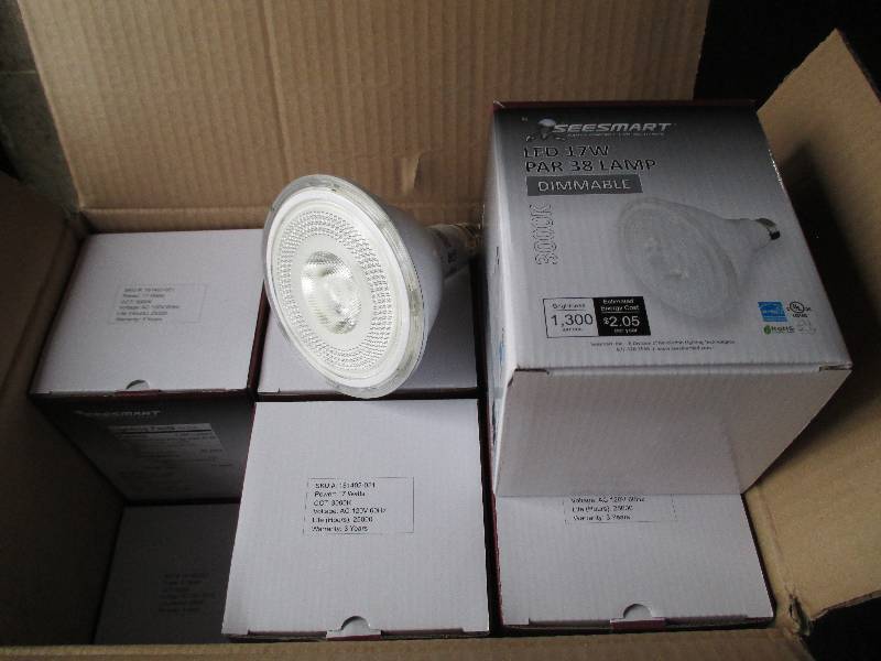 1 case of 12 LED lights, G4 HP 17W ...