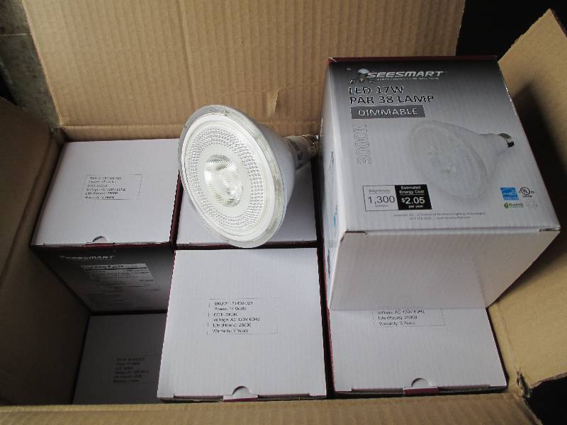 1 case of 12 LED lights, G4 HP 17W ...