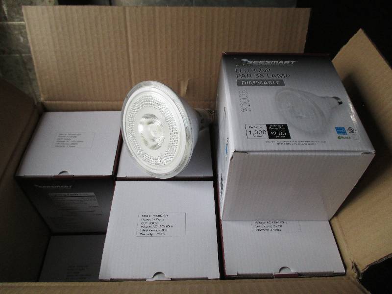 1 case of 12 LED lights, G4 HP 17W ...