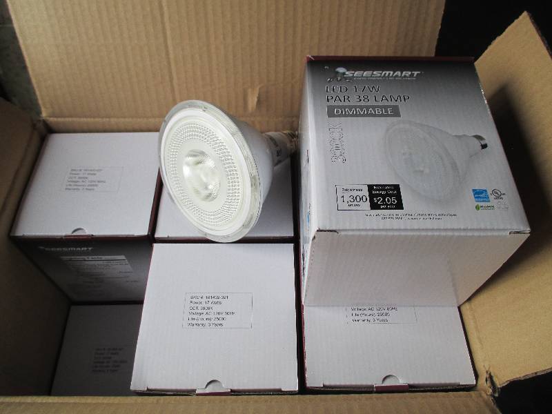 1 case of 12 LED lights, G4 HP 17W ...
