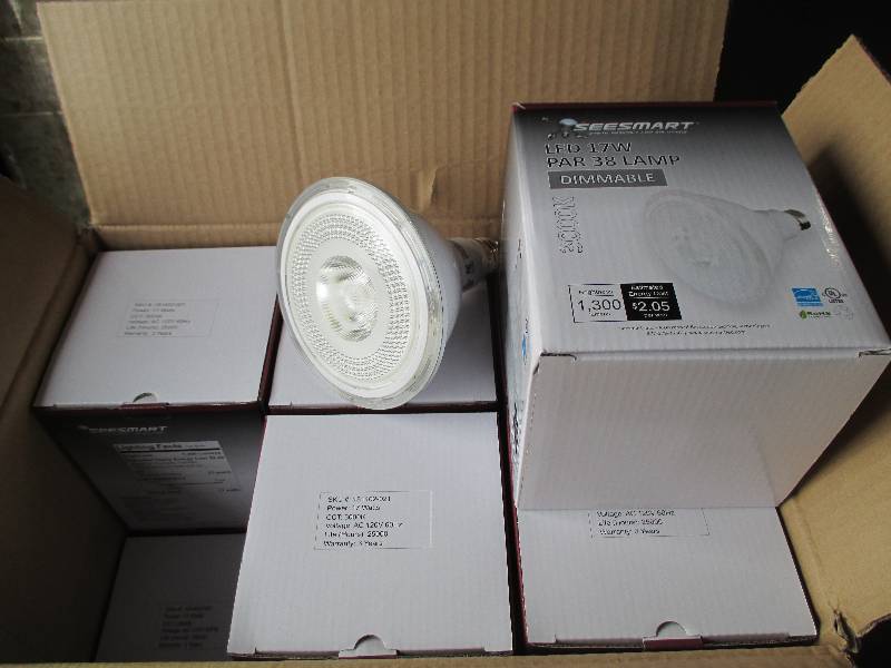 1 case of 12 LED lights, G4 HP 17W ...