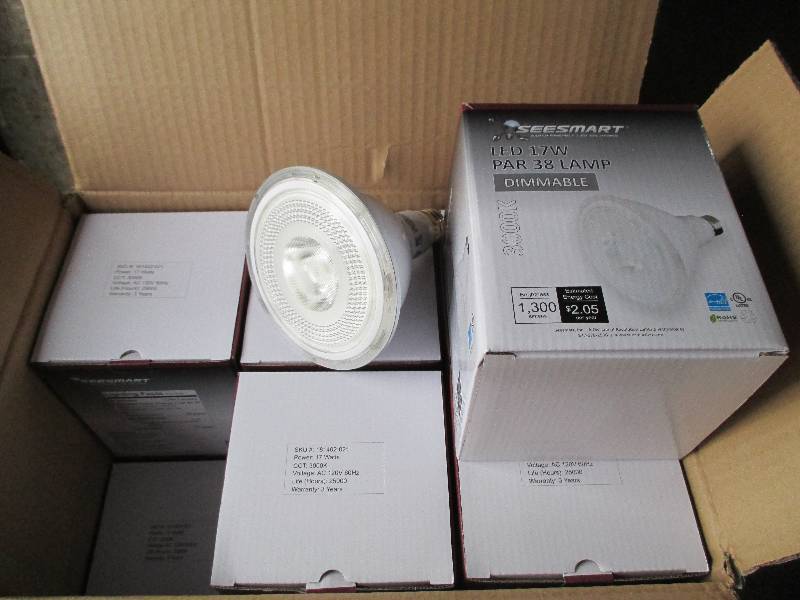 1 case of 12 LED lights, G4 HP 17W ...