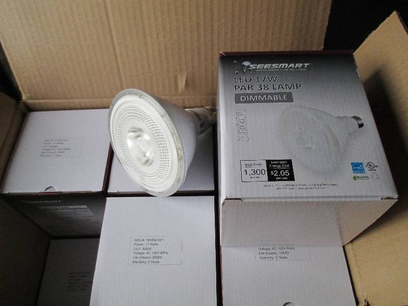 1 case of 12 LED lights, G4 HP 17W ...