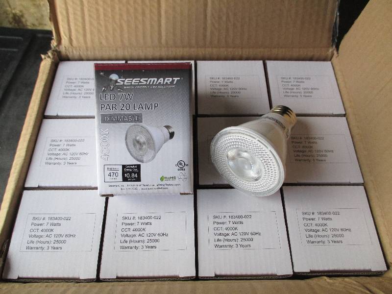 1 case of 24 LED Lights, PAR 20, 7W...