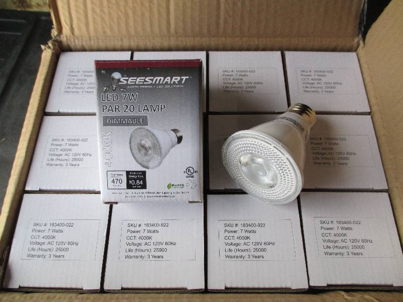 1 case of 24 LED Lights, PAR 20, 7W...