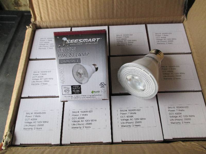 1 case of 24 LED Lights, PAR 20, 7W...