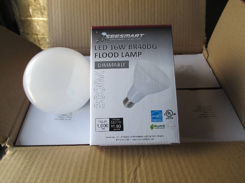 1 case of 12 LED lights, G4 HP 16W ...