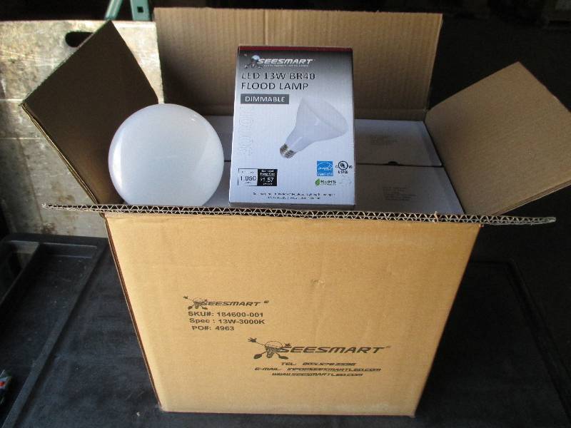 1 case of 12 LED lights, G4 HP 13W ...