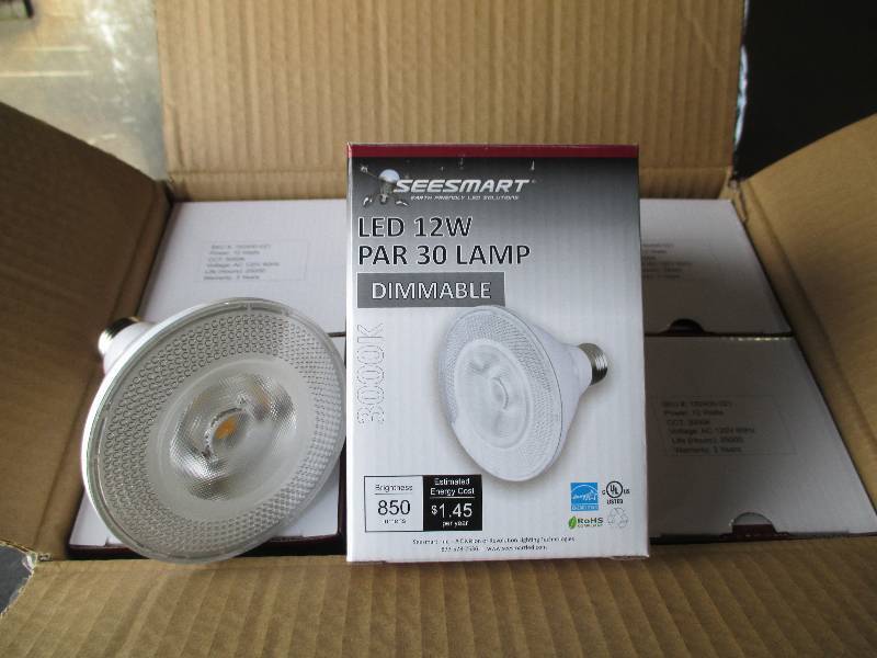 1 case of 12 LED lights, G4 HP 12W ...