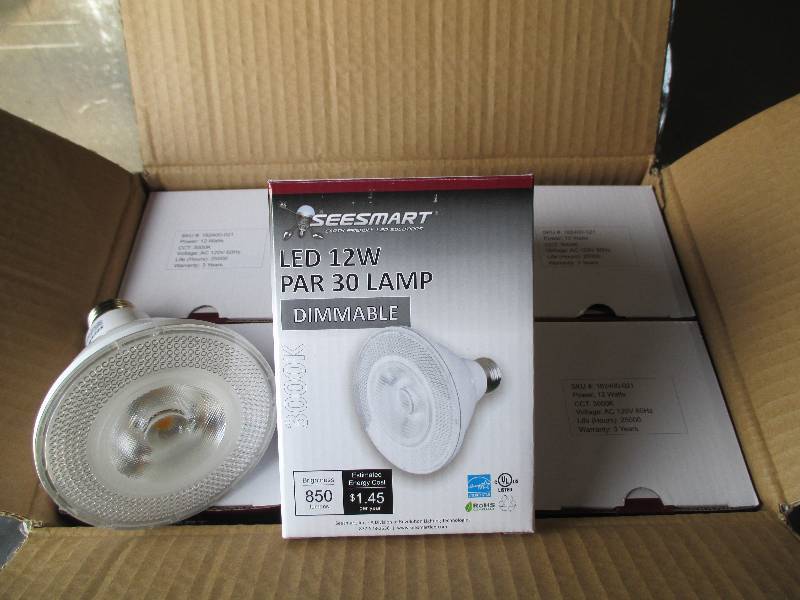 1 case of 12 LED lights, G4 HP 12W ...