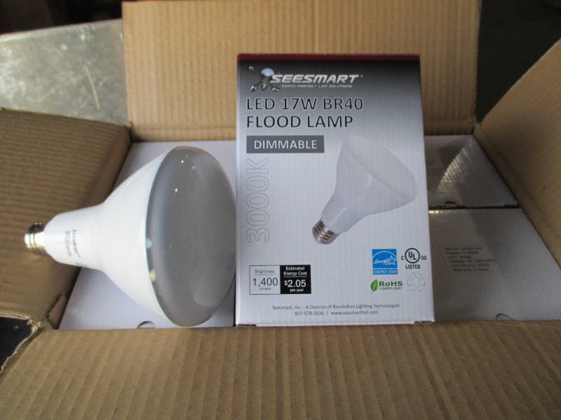 1 case of 12 LED lights, G4 HP 17W ...