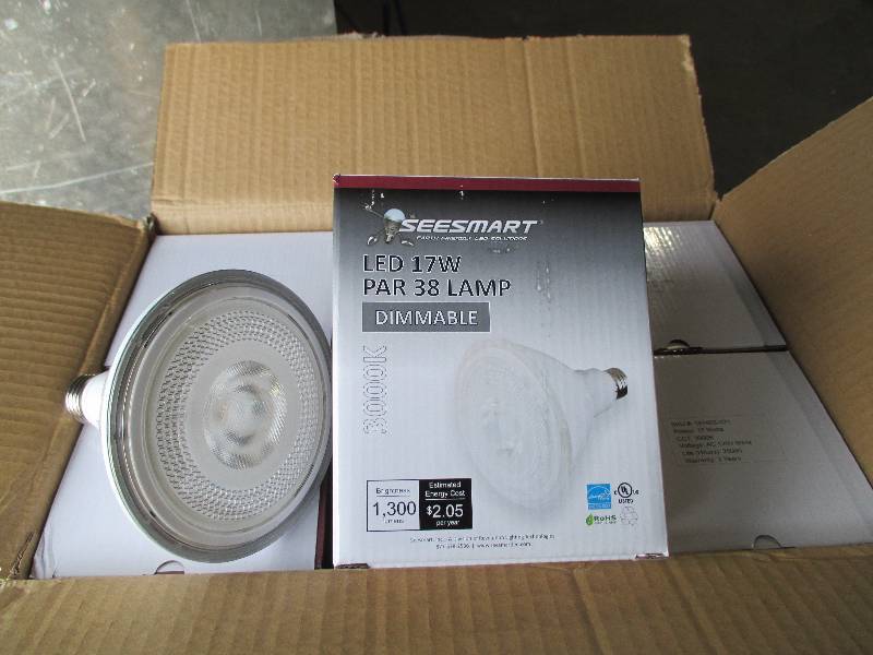 1 case of 12 LED lights, G4 HP 17W ...
