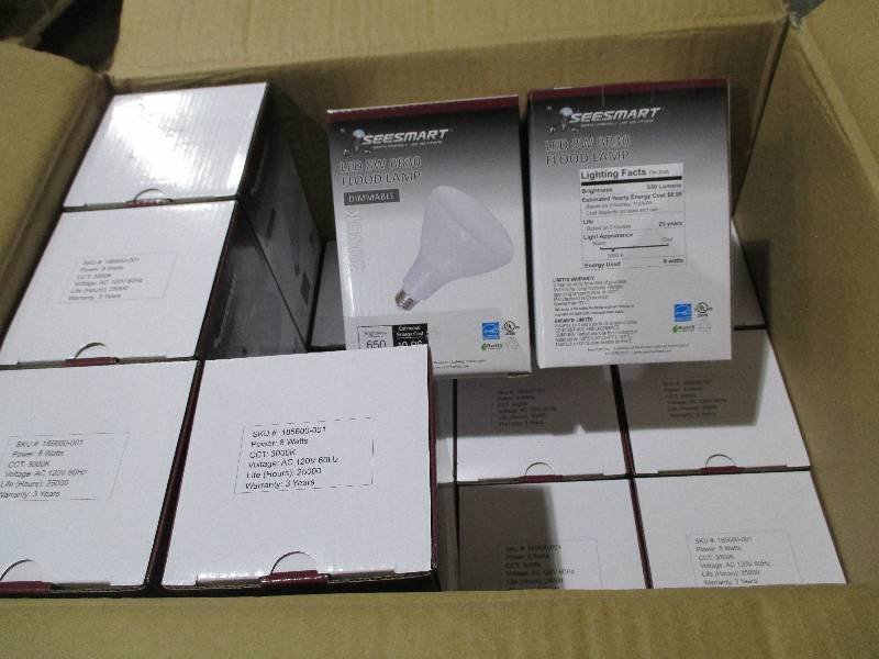 Lot of 18 LED lights - 8 watts...