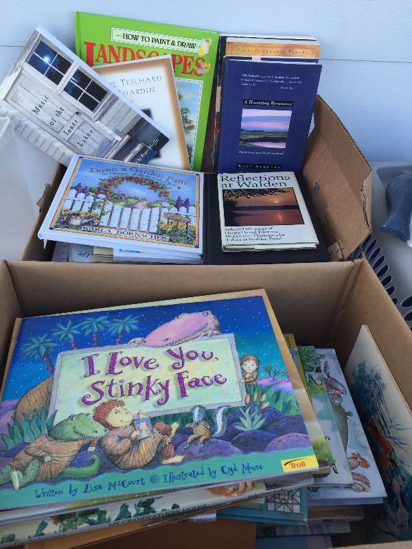 CHILDRENS BOOKS, PET TAXI, DECOR